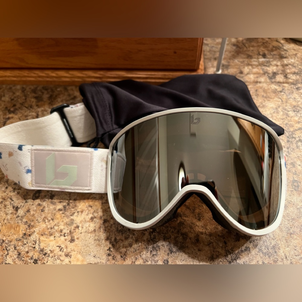 Bolle Women's Eco Blanca Ski Goggles Ice White/black chrome Cat3